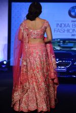 Sonakshi Sinha walks for bmw india bridal week preview in delhi on 28th May 2015 (46)_55684a4bc275a.JPG