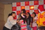 Ayushmann Khurrana and Ronald McDonald celebrate No TV Day with children from Catherine of Sienna School and Orphanage in Mumbai on 29th May 2015 (2)_5569a4094cea6.JPG