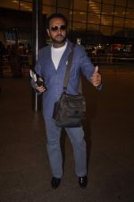 Gulshan grover snapped at the airport on 3rd June 2015 (7)_5570189b80048.JPG