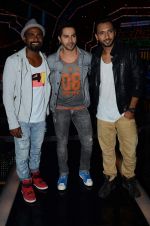 Varun Dhawan and Remo D_souza at India_s Got Talent on 3rd June 2015 (95)_5570193203aaf.JPG