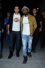Remo D Souza and varun Dhawan_s 4D music and dance performance in association with Pond_s men and ABCD 2 in Byculla on 7th June 2015 (18)_557530ec3a56b.JPG