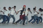 varun Dhawan_s 4D music and dance performance in association with Pond_s men and ABCD 2 in Byculla on 7th June 2015 (218)_55753161f19ed.JPG