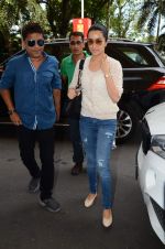 shraddha Kapoor leave for indore on 9th June 2015 (62)_5576b25a87fe4.JPG