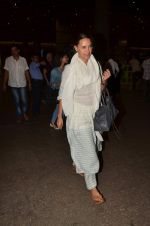 Neha Dhupia snapped at international airport on 10th June 2015 (7)_55795a2599c46.JPG
