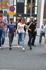 Shraddha Kapoor almost stopped traffic as she stops cars passing while she crosses in KL, Malaysia on 11th June 2015 (19)_5579b627e3e24.JPG