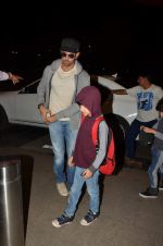 Hrithik Roshan leaves with kids for 20 days vacation to Cape Town, South Africa on 11th June 2015 (41)_557ae7c172d60.JPG