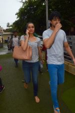 Shraddha Kapoor snapped with cousin Priyank on 14th June 2015 (3)_557d81251b8b6.JPG