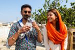 Dhanush, Kajal Aggarwal in Maari Movie (13)_558ba2eb64f2d.jpg