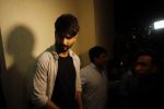 Shahid Kapoor stormed by photographers and channels at pvr on 24th June 2015 (8)_558b9dd0ad464.JPG