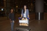 Kriti Sanon with Dilwale team return from Bulgaria in Mumbai Airport on 1st July 2015 (22)_5594ff1fe07bc.JPG