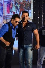 Salman Khan, Mika Singh at Bajrangi Bhaijaan song launch in J W Marriott on 3rd July 2015 (31)_5597c94e06a64.jpg