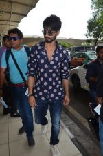 Shahid kapoor snapped at Mumbai airport on 5th July 2015 (33)_559a44d20ce30.jpg