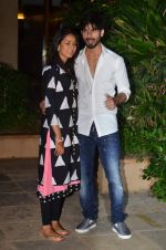 Shahid Kapoor and Meera snapped at home on 8th July 2015 (1)_559f8d5227e5a.JPG