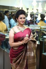 Divyanka Tripathi, brand ambassador, Bikaneri Jewels, at the Bikaneri Jewels Store Launch in Mumbai2_55a10172aeab1.JPG