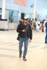 Mika Singh snapped at the airport on 12th July 2015 (26)_55a24f7146a33.JPG