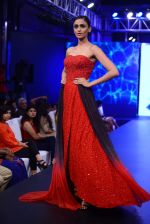 at Neeta Lulla and Whistling Woods school annual  fashion show AIYAAN 2015 in Bandra, Mumbai on 11th July 2015 (44)_55a24fe044d49.JPG