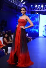 at Neeta Lulla and Whistling Woods school annual  fashion show AIYAAN 2015 in Bandra, Mumbai on 11th July 2015 (45)_55a24fe0df206.JPG