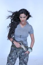 Poonam Pandey Photoshoot on 12th July 2015 (2)_55a35893860a3.JPG