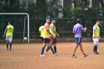 Ranbir Kapoor snapped at soccer match practice in Bandra, Mumbai on 12th July 2015 (32)_55a369db96d86.JPG