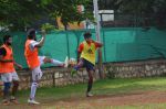 Ranbir Kapoor snapped at soccer match practice in Bandra, Mumbai on 12th July 2015 (86)_55a36a02d34ea.JPG
