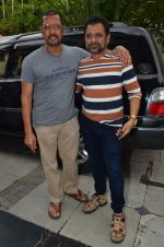 Anees Bazmee, Nana Patekar at Welcome Back song shoot in Aarey Milk Colony on 13th July 2015 (298)_55a4b2e2e2807.JPG
