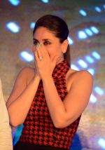 Kareena Kapoor at Bajrangi Bhaijaan promotions in Delhi on 14th July 2015 (53)_55a5fd7ec6b0f.jpg