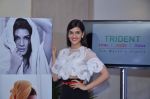 Kriti Sanon as the Trident brand ambassador in NSE on 14th July 2015 (10)_55a5feaebed08.JPG