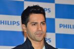 Varun Dhawan as the new face of Philips in Palladium on 14th July 2015 (59)_55a5ffe805977.JPG