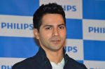 Varun Dhawan as the new face of Philips in Palladium on 14th July 2015 (60)_55a5ffe88733a.JPG