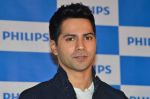 Varun Dhawan as the new face of Philips in Palladium on 14th July 2015 (61)_55a5ffe90e752.JPG