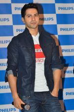 Varun Dhawan as the new face of Philips in Palladium on 14th July 2015 (62)_55a5ffe99763f.JPG
