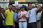 Jacqueline Fernandez at Dino Morea_s free public gym launch in marine Drive on 15th July 2015 (44)_55a772cf984ea.JPG