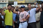 Jacqueline Fernandez at Dino Morea_s free public gym launch in marine Drive on 15th July 2015 (45)_55a772d02c5ee.JPG
