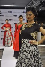 Model at Fashion Most Wanted and Lakme Absolute Salon Bridal show in bandra, Mumbai on 15th July 2015 (39)_55a771719dd18.JPG