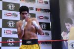 Vijender Singh was seen LIVE in practice with Globally Acclaimed Champion Trainer Lee Beard in Mumbai on 15th July 2015 (2)_55a75843e8e38.JPG