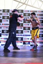 Vijender Singh was seen LIVE in practice with Globally Acclaimed Champion Trainer Lee Beard in Mumbai on 15th July 2015 (4)_55a758463e051.JPG