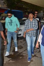 Abhishek Bachchan and Umesh Shukla at Radio Mirchi studio for promotion of their film All is well in Lower Parel on 20th july 2015 (25)_55aded5f37cf7.JPG