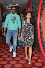 Abhishek Bachchan, Asin Thottumkal at Radio Mirchi studio for promotion of their film All is well in Lower Parel on 20th july 2015 (36)_55adedc341fd0.JPG