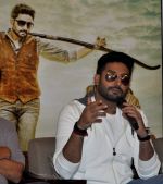 Abhishek Bachchan in Kolkatta to promote All is Well and prokabbadi on 22nd July 2015 (3)_55af9fcc9d96a.jpg