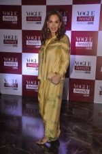 at Vogue beauty awards in Mumbai on 21st July 2015 (2)_55af9db64fe51.JPG