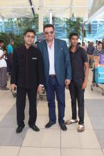 Boman Irani snapped at the airport on 31st July 2015 (10)_55bba7c8ebe0a.JPG