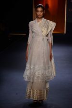 Model walks for Rahul Mishra at India Couture week day 2 on 30th July 2015 (77)_55bb24f8d45f6.JPG
