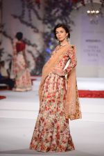 Model walk the ramp for Varun Bahl Show at AICW 2015 Day 3 on 31st July 2015 (230)_55bcafa73b531.JPG
