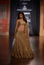 Shilpa Shetty at  India Couture Week on 1st Aug 2015 (35)_55bce23a9a7dc.jpg