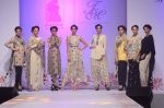 Model at Fashion show, Melange with collections by Payal Singhal on 1st Aug 2015 (174)_55bdfe68d1b8a.JPG