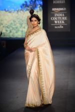 Model walk for Debarun Show at India Couture Week 2015 on 1st Aug 2015  (75)_55be15921787f.JPG