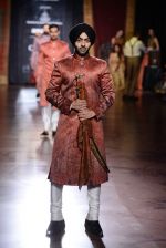 Model walk for Harpreet and Rimple Narula Show at India Couture Week 2015 on 1st Aug 2015  (86)_55be148d0adc2.JPG