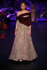 Model walks for manish malhotra at icw day 5 grand finale on 2nd Aug 2015 (108)_55bf1a132a6d0.JPG