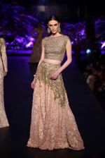 Model walks for manish malhotra at icw day 5 grand finale on 2nd Aug 2015 (113)_55bf1a171961e.JPG