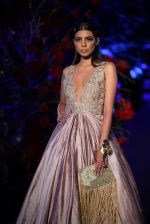 Model walks for manish malhotra at icw day 5 grand finale on 2nd Aug 2015 (142)_55bf1a2e07c71.JPG